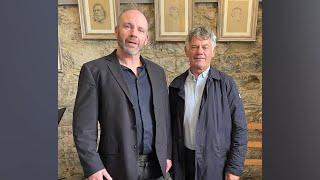 Gerry ‘The Monk’ Hutch visits artist who drew iconic portrait