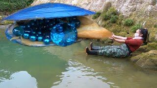 A giant blue clam with a desirable blue pearl gemstone, extremely beautiful