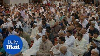 Iraq: Muslims gather in Abdul-Qadir Al-Gilani mosque for Eid - Daily Mail