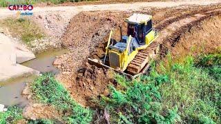 Nicely Job Expert skill Driver Dozer KOMATSU D65PX Pushing soil clear land with Dump truck unloading