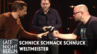 Besiegt Klaas den Weltmeister im Schnick Schnack Schnuck? | Late Night Berlin