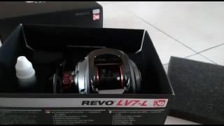 Unboxing Abu Garcia Revo LV7 (left)