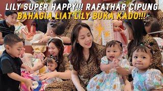 FIRST TIME UNBOXING LILY'S STACK OF BIRTHDAY PRESENTS!!! NAGITA CIPUNG HELPED OPEN THE PRESENTS!!