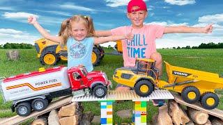 Строим НОВЫЙ мост из блоков для Бензовоза, Экскаватора, Трактора Дети играют игрушками