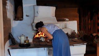 Mountain Girl Cooks Pizza in a Wood Stove at the Top of the World — Unbelievable!