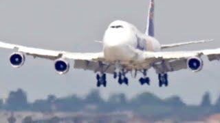 747 Lands With Exploded Tire