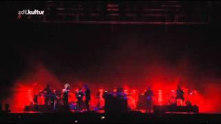 Massive Attack - Invade Me (Live - Melt Festival 2010)