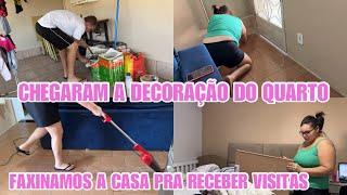 CHEGOU A DECORAÇÃO DO QUARTO, FAXINEI A CASA PRA RECEBER VISITAS, NÃO CONSEGUI TIRAR 