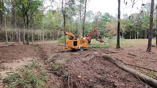 This wood chipper just flat eats trees