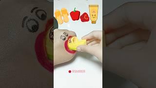 Handy Eating 🫑asmr #emojieatingchallenge #shortviral #asmrsounds #mukbang #satisfyingasmr #asmrea