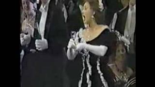 Lucia Popp and Placido Domingo - BRINDISI (La traviata)