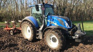 Plowing | New Holland T5.120 | Kuhn Multimaster 110