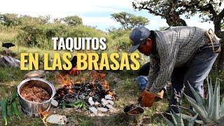 "AQUI EN EL CAMPO SE COME MUY AGUSTO, CALENTAMOS LA COMIDA EN LA LUMBRE"