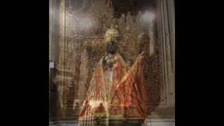 The statue of Saint Peter in Pontifical [Papal] Vestments