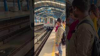 Noida  Sec 52 Metro Station | Delhi Metro Lifeline #noida  #delhimetro #bluelinemetro