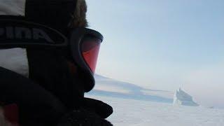 Iceberg atrapado en el Eglinton Fiord  - Expedición Sam Ford Fiord 2010