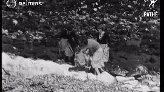 Duke and Duchess of Kent holiday in Margaret's Bay (1939)