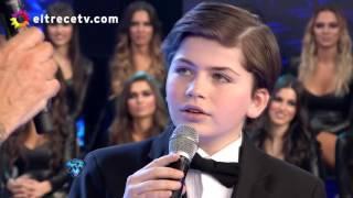 Martín de 12 años cantó "Caruso" y conmovió a todo el piso