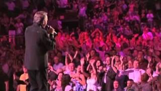 Matthew Morrison presents the Icon Award to Neil Diamond