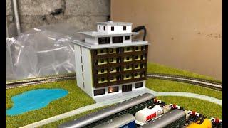 Märklin Z-Scale Apartment Building Kit 8963 Video #18