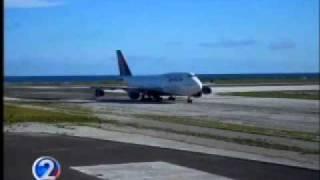 Delta Airlines Emergency landing at Midway island