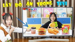 Thử Thách Lấy Đồ Ăn Trong Tivi - Get Food From The TV  Min Min TV Minh Khoa