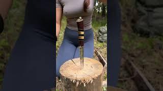 Pretty WOMAN  knows how to handle a knife #camping #survival #bushcraft #outdoors