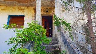 CREO QUE VIVE ALGUIEN en esta CASA ABANDONADA en el BOSQUE por el EXTRAÑO OLOR #urbex