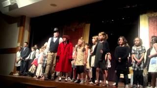 Annie: full cast sings tomorrow