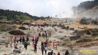 A Lake in Dieng: Sikidang Crater Gives Different Beauty for The Plateau