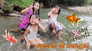 SERUNYA MAIN AIR DI SUNGAI ||BERENANG DI SUNGAI || KEMBAR LUCU MAIN DI SUNGAI | BERMAIN DI ALAM