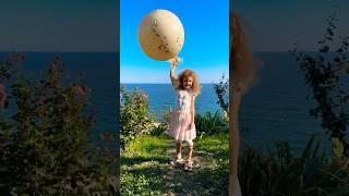 So cute girl with big ballon #shorts #cute #girl #tiktok #best