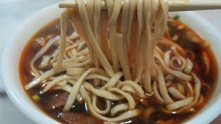 Best BEEF NOODLE SOUP in Taipei: Taiwan Beef Noodle Soup Tour Part 1