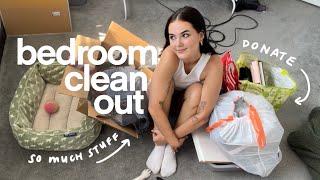 decluttering my room with NO mercy // getting rid of everything i don't need