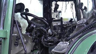 Traktor brennt in Gerätehalle - Besitzer verhindert Großbrand