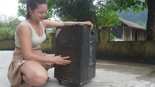 Female mechanic: Restoration - Genius girl maintenance of electrical music speaker