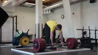 605 SLDL @200 no belt, hook grip 2" deficit Ben Rice