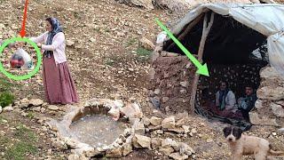 "Happiness by the water fountain: the beautiful trick of a nomadic mother and son in tiling the hut"