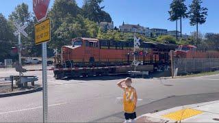 2 BNSF Trains With Bro! Railroad Crossing + Smelly Garbage Container Train!