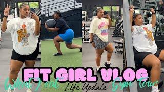 FIT GIRL VLOG| New Gym Location| What I Eat In A Day| Upper Body Workout