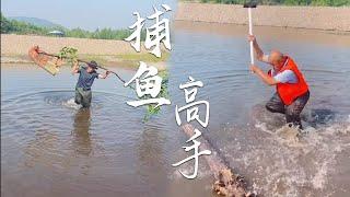 【搞笑漁民生活】|護外捕魚|撒網|不用動手，就可坐收漁翁之力，太聰明了吧！