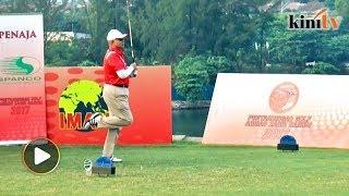 Najib takes part in Ahmad Zahid Hamidi golf tournament