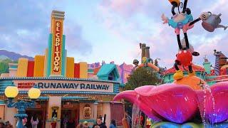 Mickey & Minnie’s Runaway Railway 2024 Full Ride in 4K - Disneyland Park, California