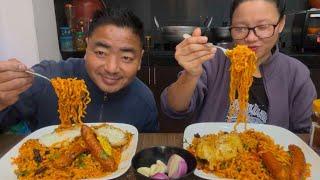 3xSpicy noodles fried sausage egg poached साथमा बुझासंग काईलीको अचार#mouthwatering #mukbang