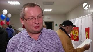 Голосует Игорь Мартынов