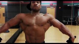 Chris Jones of Physiques Of Greatness Practicing Posing In The Offseason