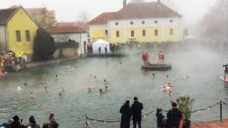 Sylvester schwimmen Szilveszteri Málom tó úszás Tapolca Ungarn 2024