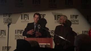 Kevin Conroy presents Andrea Romano with Friz Award for Excellence in Animation