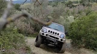 Suzuki Jimny climb