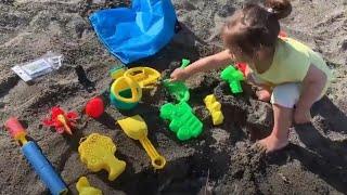 Liana Play with YULILI Beach Toys for Kids promotion ( Review, Unboxing )